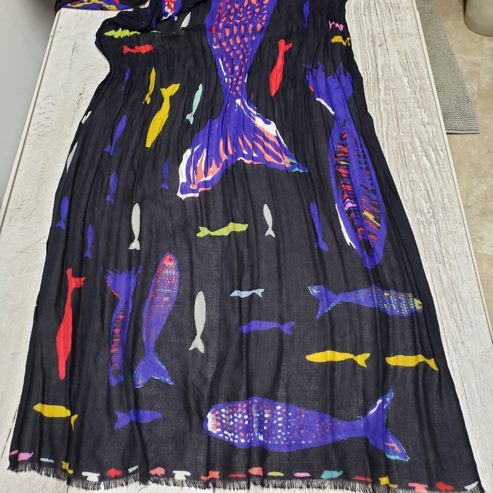 Vera Bradley "Fish Multi" Light Fringe Scarf Shawl - Picture 4 of 10